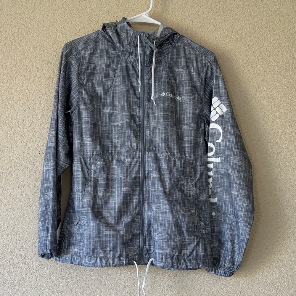 Columbia Women’s Blue Gray and White Windbreaker zip up Hoodie